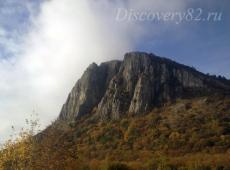 Penjelasan rinci tentang rute pendakian ke Paragilmen (Krimea)